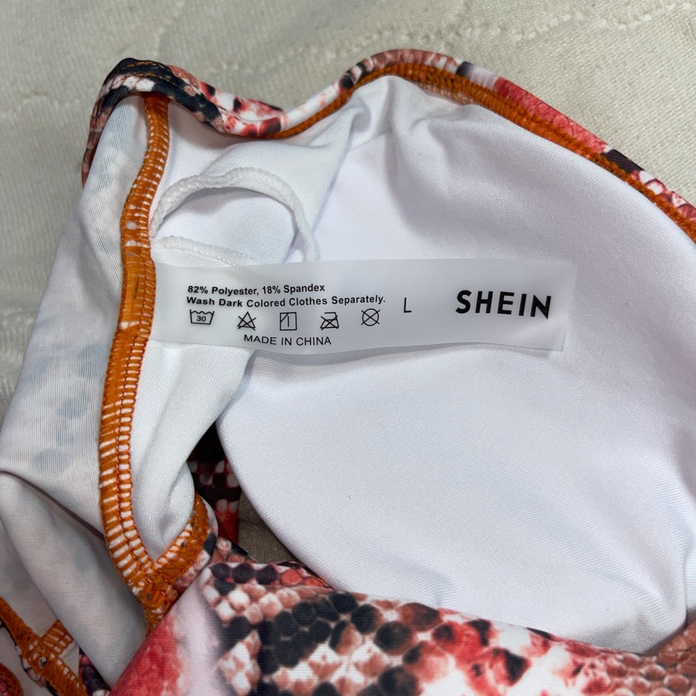 SwimSuit - Picture 4 of 4